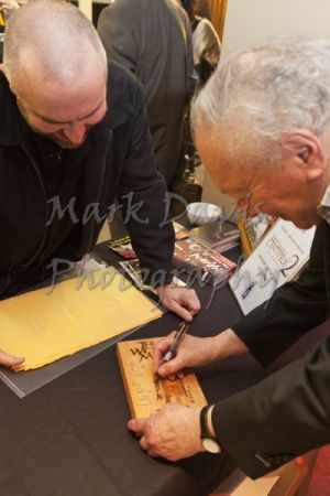 robin signing 1.jpg